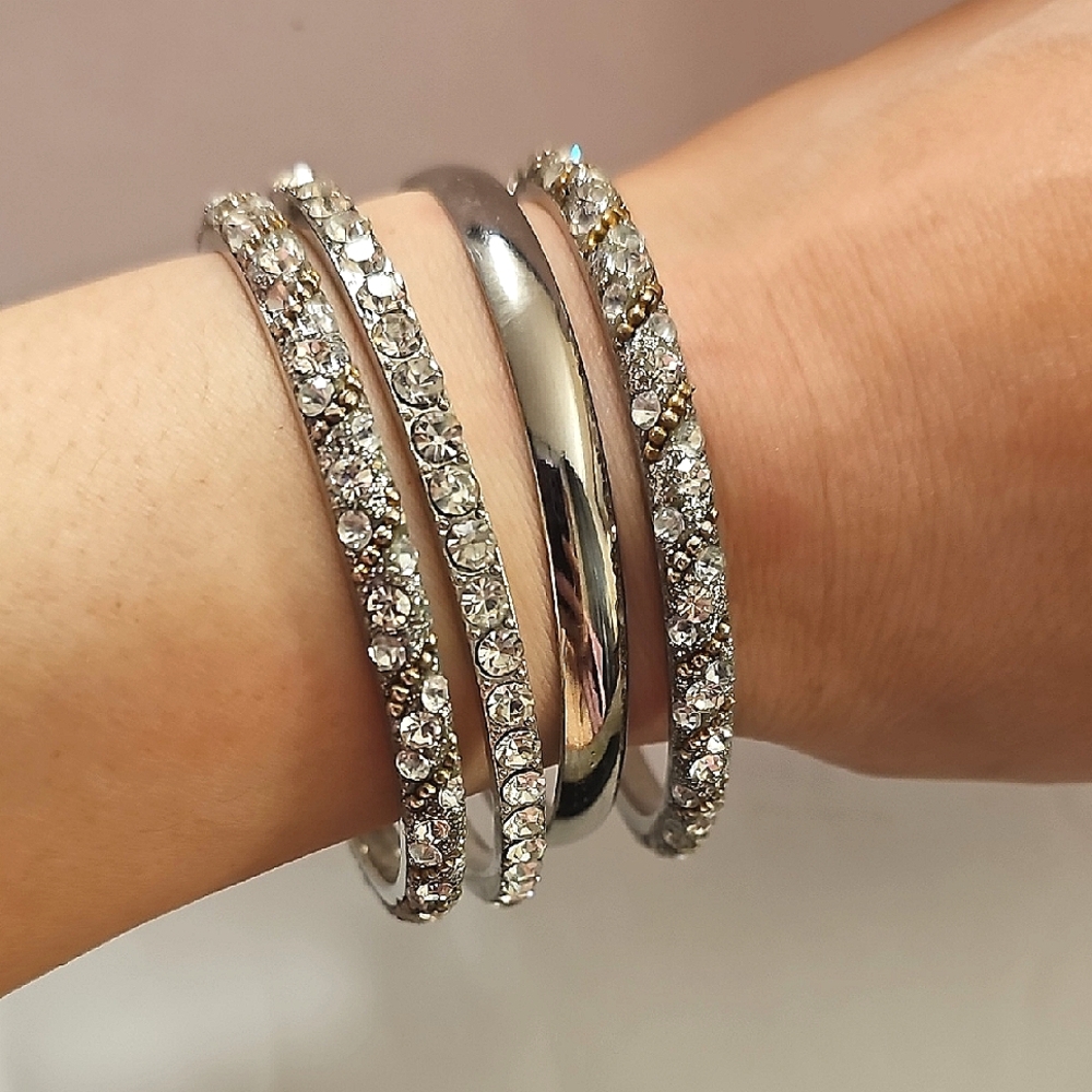 5/$25 - Elegant Silvertone Crystal Bangle Set